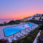 Caloura Hotel Resort Otel 4*