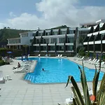 מלון Caloura Hotel Resort