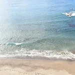 מלון Caloura Hotel Resort