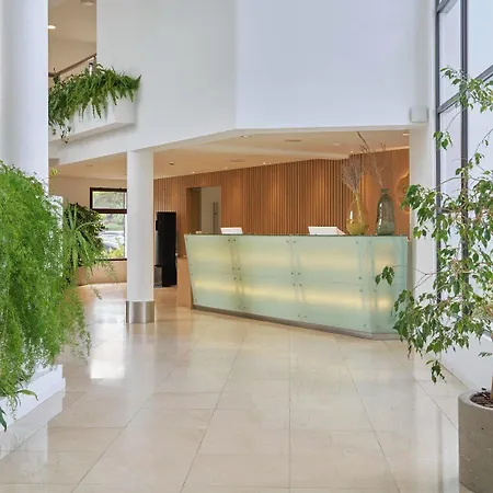 Szálloda Caloura Hotel Resort