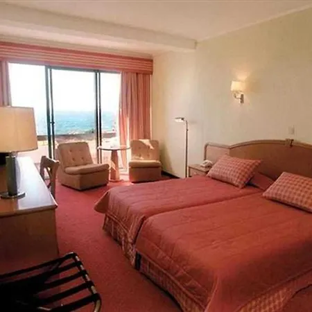 Szálloda Caloura Hotel Resort