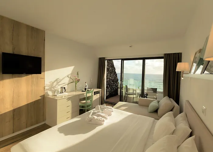 Ξενοδοχείο Caloura Hotel Resort