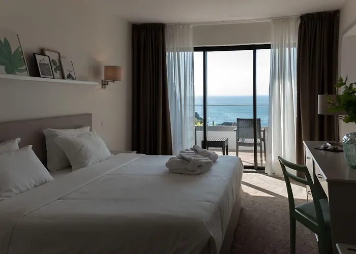 Caloura Hotel Resort 칼루라